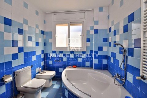House à vendre à Lloret de Mar, Girona, Espagne, 4 chambres, 355 m2 No. 177128 - photo 25