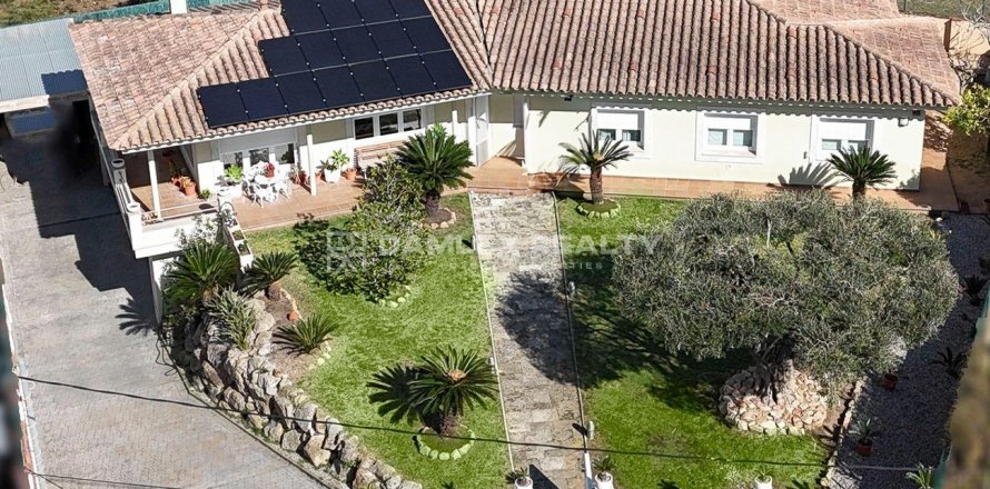 Villa à Santa Cristina d'Aro, Girona, Espagne 4 chambres, 240 m2 No. 177130