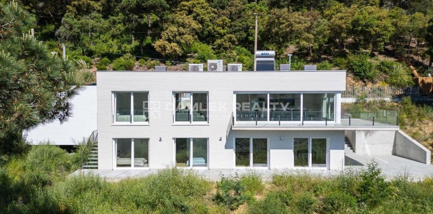 Villa à Lloret de Mar, Girona, Espagne 4 chambres, 187 m2 No. 177127