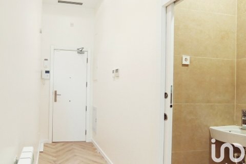 Продажа квартиры в Барселона, Испания 1 спальня, 70м2 №154164 - фото 5