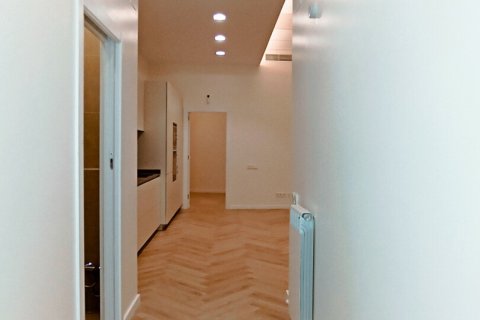 Продажа квартиры в Барселона, Испания 1 спальня, 70м2 №154164 - фото 4