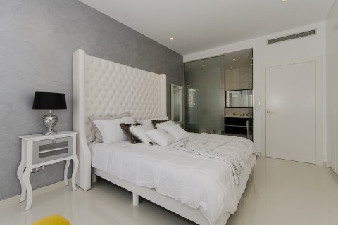Продажа виллы в Дехеса де Кампоамор, Аликанте, Испания 4 спальни, 157м2 №144737 - фото 15