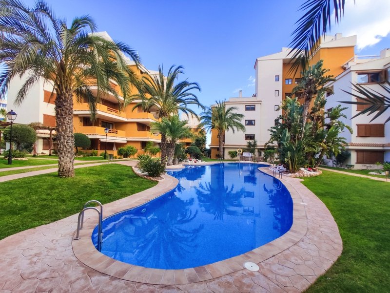 Apartment in Punta Prima, Alicante, Spain 2 bedrooms, 70 sq.m. No. 144732