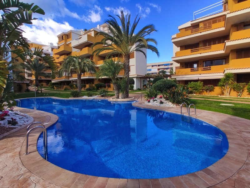 Apartment in Punta Prima, Alicante, Spain 2 bedrooms, 70 sq.m. No. 144732