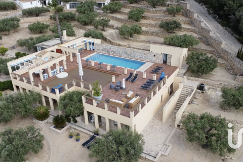 Hus till salu i Tortosa, Tarragona, Spanien 12 sovrum, 821 kvm. Nr. 153360 - foto 2