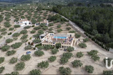 Hus till salu i Tortosa, Tarragona, Spanien 12 sovrum, 821 kvm. Nr. 153360 - foto 5