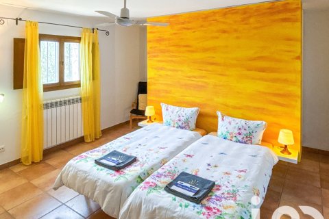 Hus till salu i Tortosa, Tarragona, Spanien 12 sovrum, 821 kvm. Nr. 153360 - foto 14