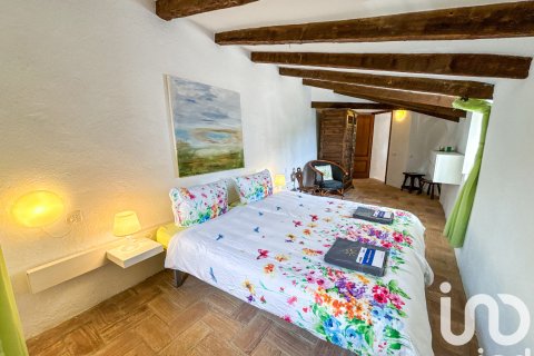 Hus till salu i Tortosa, Tarragona, Spanien 12 sovrum, 821 kvm. Nr. 153360 - foto 21