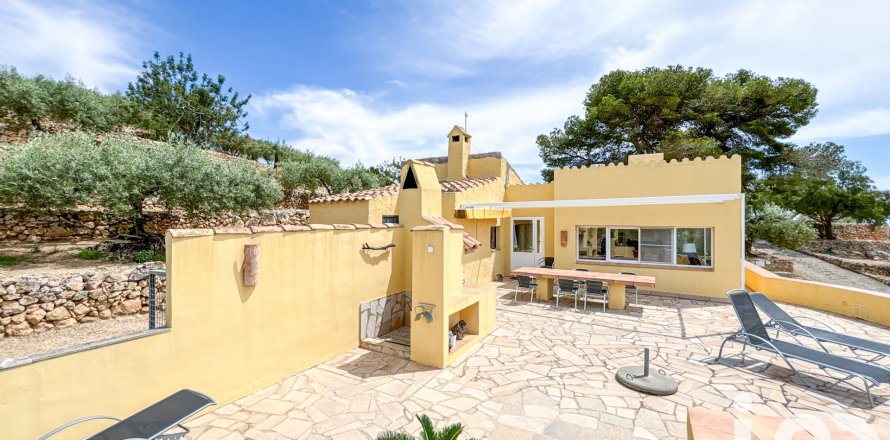 Hus i Tortosa, Tarragona, Spanien 12 sovrum, 821 kvm. Nr. 153360