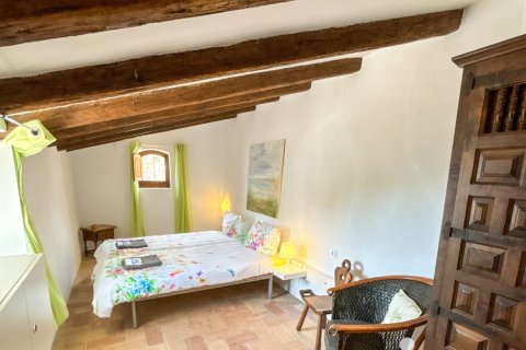 Hus till salu i Tortosa, Tarragona, Spanien 12 sovrum, 821 kvm. Nr. 153360 - foto 19