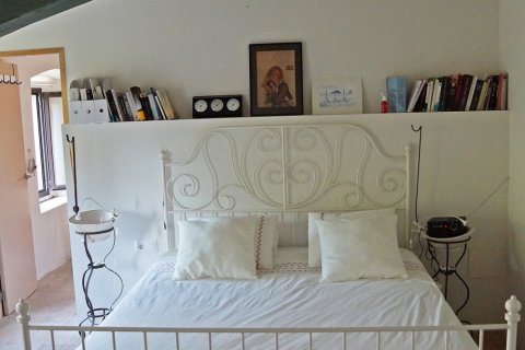 Hus till salu i Torroella de Montgri, Girona, Spanien 12 sovrum, 2062 kvm. Nr. 153363 - foto 13