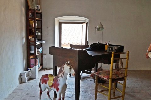 Hus till salu i Torroella de Montgri, Girona, Spanien 12 sovrum, 2062 kvm. Nr. 153363 - foto 17