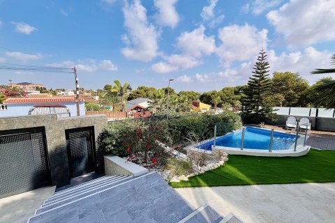 Villa till salu Torrevieja, Alicante, Spanien 6 sovrum, 218 kvm. Nr. 139464 - foto 27