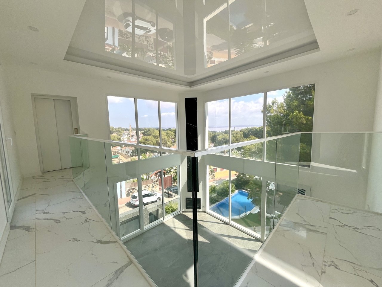 Villa en Los Balcones, Alicante, España 6 dormitorios, 218 m2 No. 139464