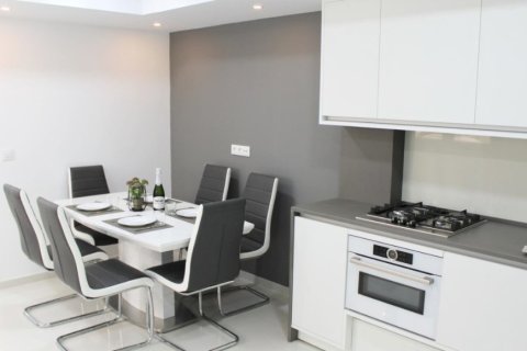 Продажа квартиры в Торревьеха, Аликанте, Испания 3 спальни, 110м2 №146083 - фото 3