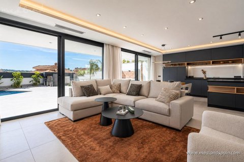 Villa for sale in Rojales, Alicante, Spain 4 bedrooms, 203 sq.m. No. 168623 - photo 2