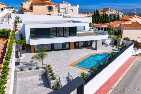Villa in Rojales, Alicante, Spain 4 bedrooms, 203 sq.m. No. 168623