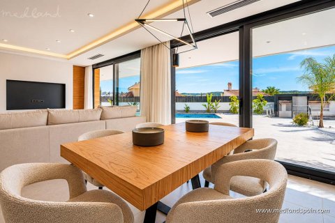 Villa for sale in Rojales, Alicante, Spain 4 bedrooms, 203 sq.m. No. 168623 - photo 4