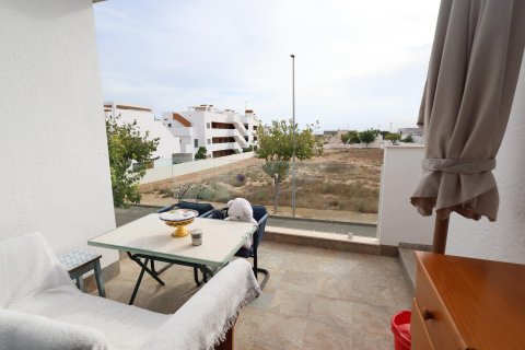 Bungalow for sale in Pilar de la Horadada, Alicante, Spain 2 bedrooms, 70 sq.m. No. 165739 - photo 15