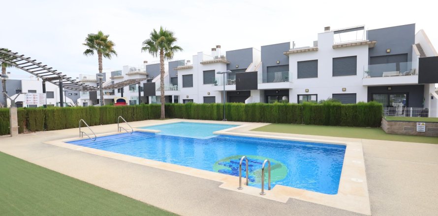 Bungalow in Pilar de la Horadada, Alicante, Spain 2 bedrooms, 70 sq.m. No. 165739