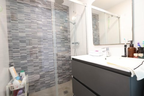 Bungalow for sale in Pilar de la Horadada, Alicante, Spain 2 bedrooms, 70 sq.m. No. 165739 - photo 14