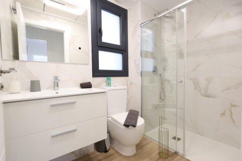 Apartment for sale in Alicante, Spain 2 bedrooms, 60 sq.m. No. 165738 - photo 15