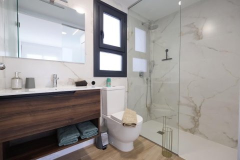 Apartment for sale in Alicante, Spain 2 bedrooms, 60 sq.m. No. 165738 - photo 12