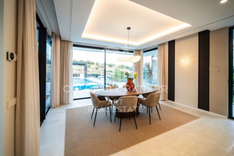 Villa for sale in Benahavis, Malaga, Spain 6 bedrooms, 1182 sq.m. No. 157668 - photo 10