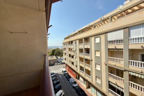 Lägenhet till salu i Torrevieja, Alicante, Spanien 2 sovrum, 65 kvm. Nr. 190457 - foto 4