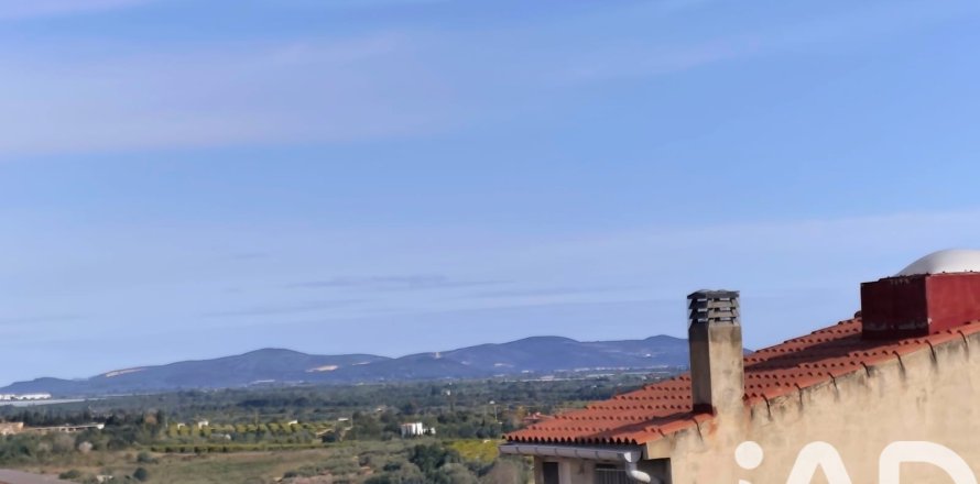 Townhouse in Calig, Castellon, Spain 4 bedrooms, 145 sq.m. No. 185231