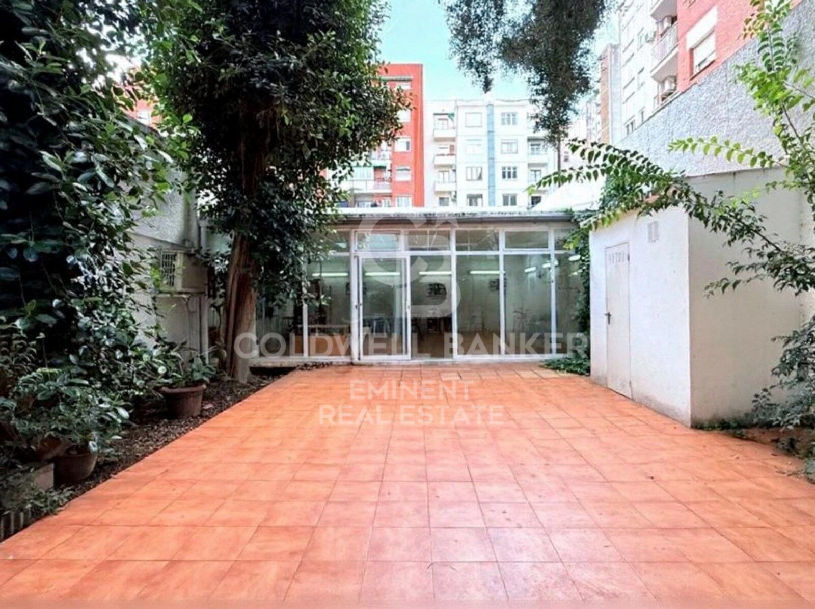Commercial property à Barcelona, Espagne 767 m2 No. 179043