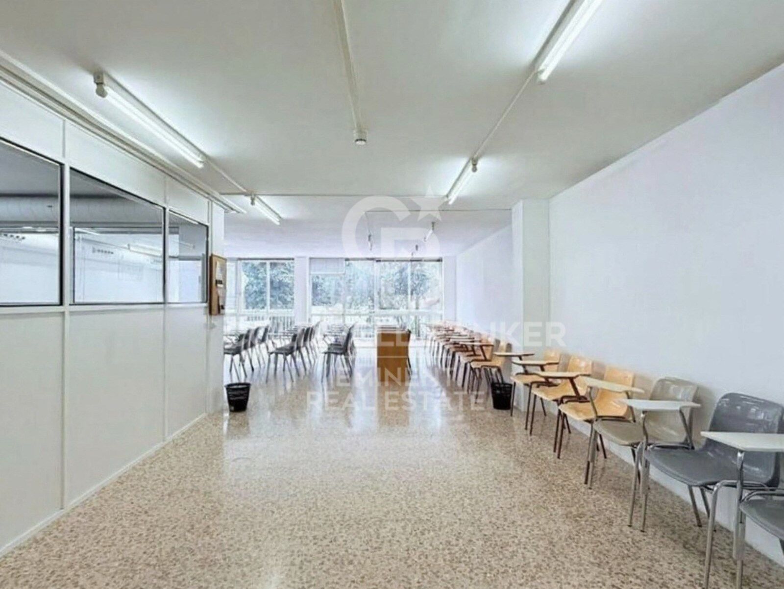 Commercial property à Barcelona, Espagne 767 m2 No. 179043