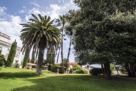 Villa à vendre à Esplugues de Llobregat, Barcelona, Espagne, 9 chambres, 734 m2 No. 179047 - photo 4