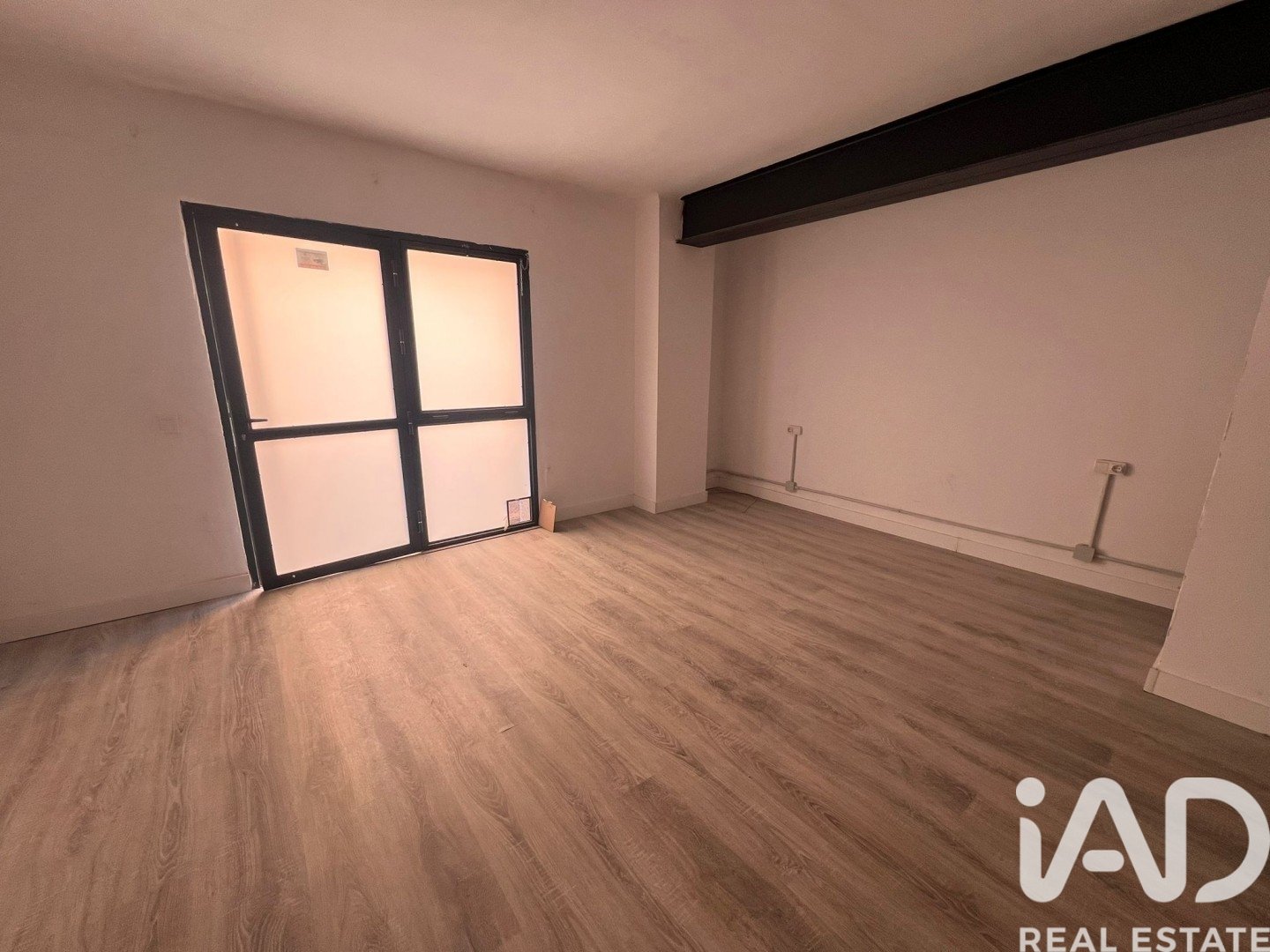Commercial property in Badalona, Barcelona, Spain 1 bedroom, 40 sq.m. No. 184865