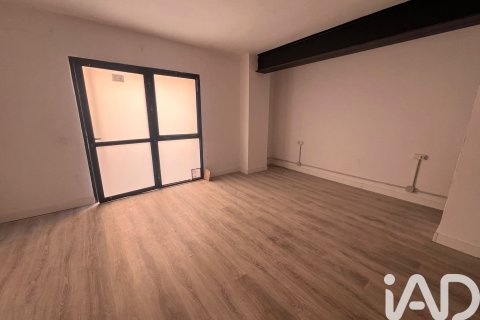 Commercial property for sale in Badalona, Barcelona, Spain 1 bedroom, 40 sq.m. No. 184865 - photo 3