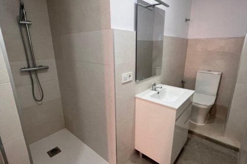 Commercial property for sale in Badalona, Barcelona, Spain 1 bedroom, 40 sq.m. No. 184865 - photo 8