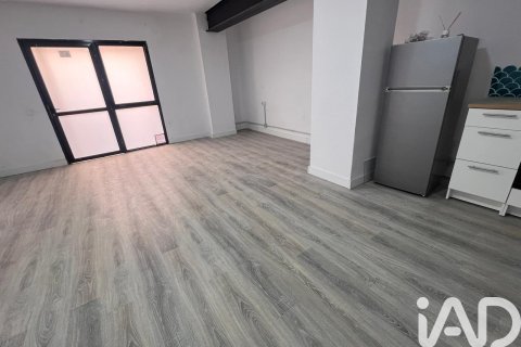 Commercial property for sale in Badalona, Barcelona, Spain 1 bedroom, 40 sq.m. No. 184865 - photo 5