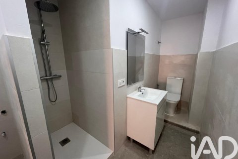 Commercial property for sale in Badalona, Barcelona, Spain 1 bedroom, 40 sq.m. No. 184865 - photo 9