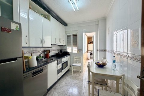 Apartment for sale in Torrevieja, Alicante, Spain 6 bedrooms, 195 sq.m. No. 189233 - photo 9