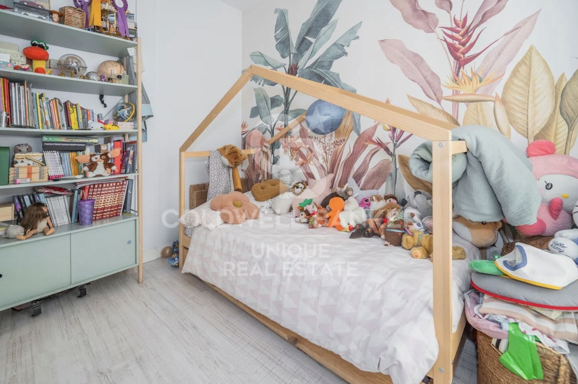 Appartamento a Madrid, Spagna 3 camere da letto, 96 mq. N° 179004