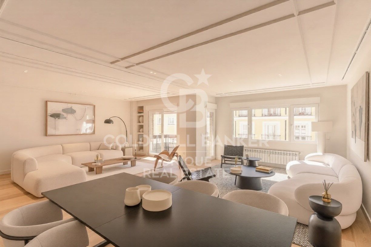 Appartamento a Madrid, Spagna 3 camere da letto, 239 mq. N° 179002