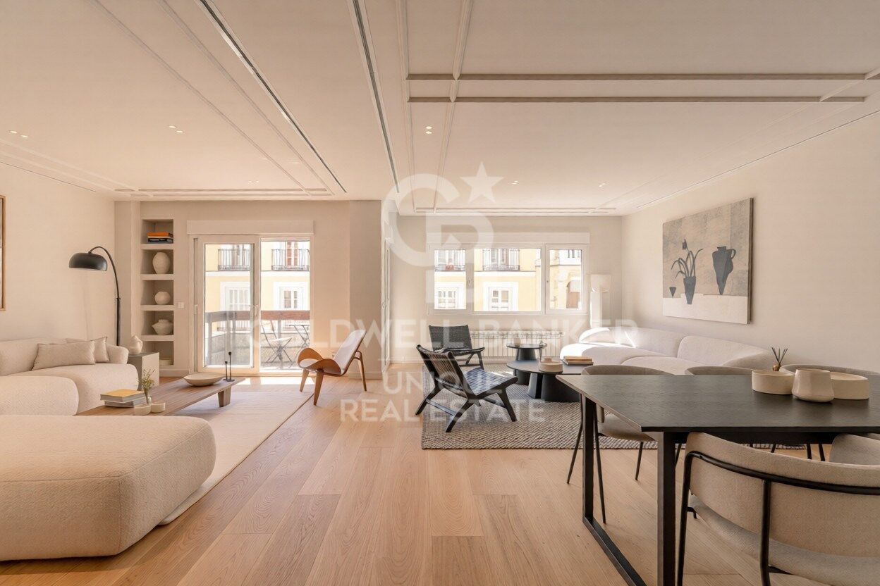 Appartamento a Madrid, Spagna 3 camere da letto, 239 mq. N° 179002