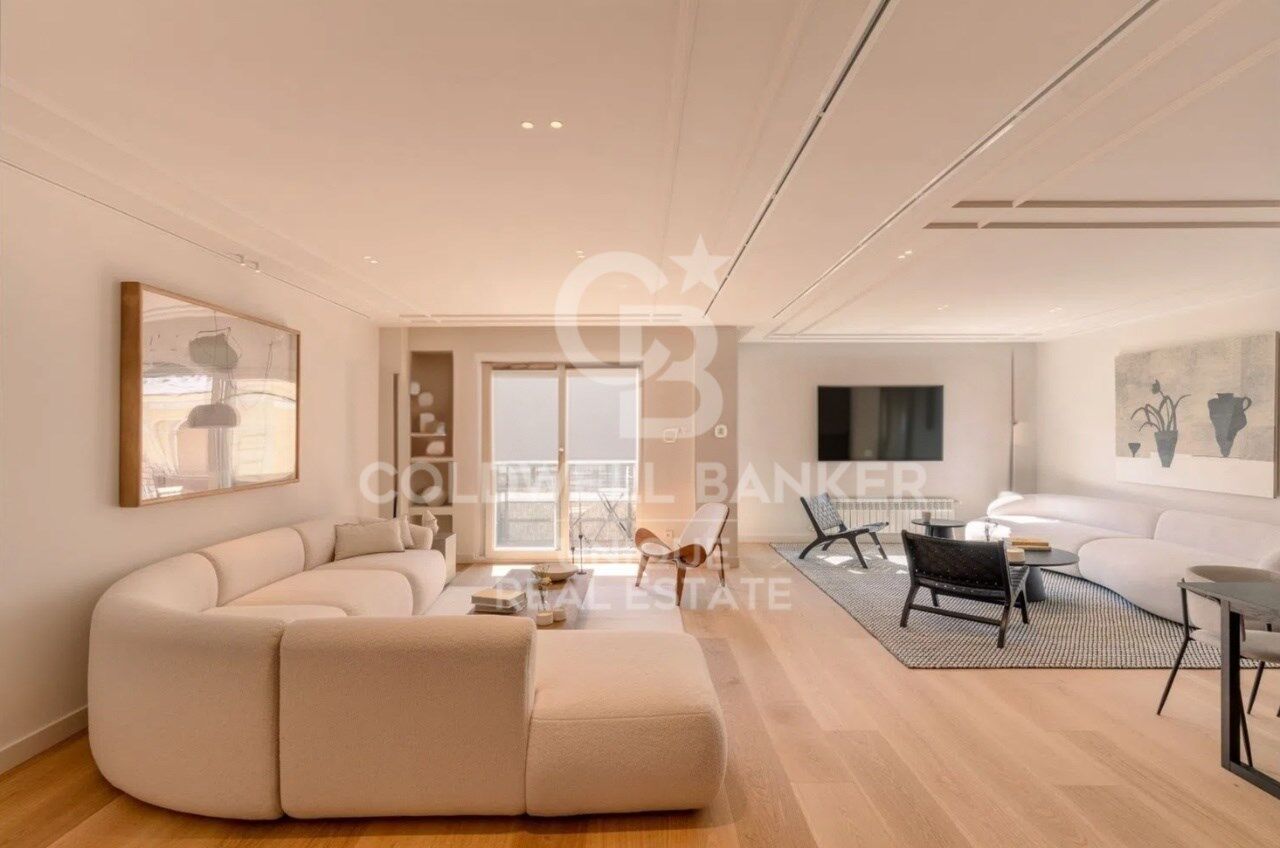 Appartamento a Madrid, Spagna 3 camere da letto, 239 mq. N° 179002