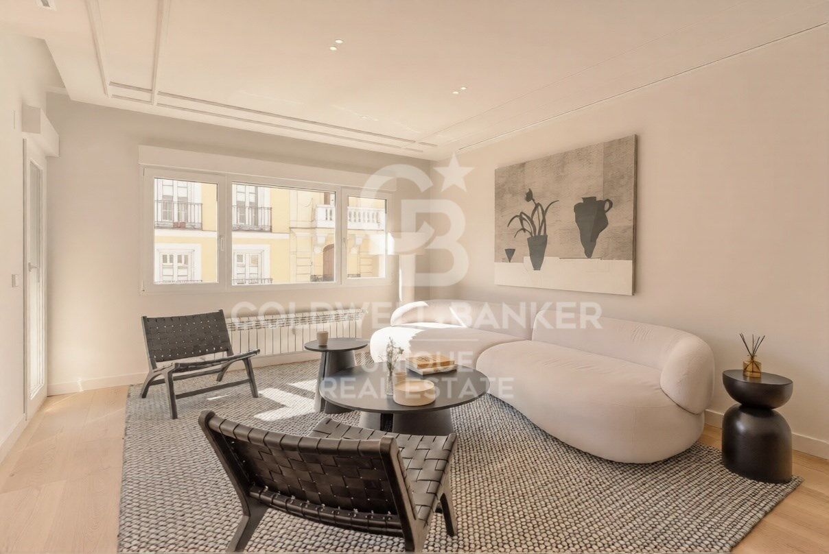 Appartamento a Madrid, Spagna 3 camere da letto, 239 mq. N° 179002