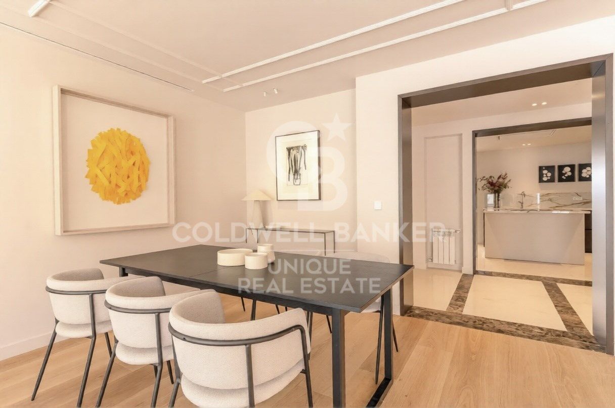 Appartamento a Madrid, Spagna 3 camere da letto, 239 mq. N° 179002