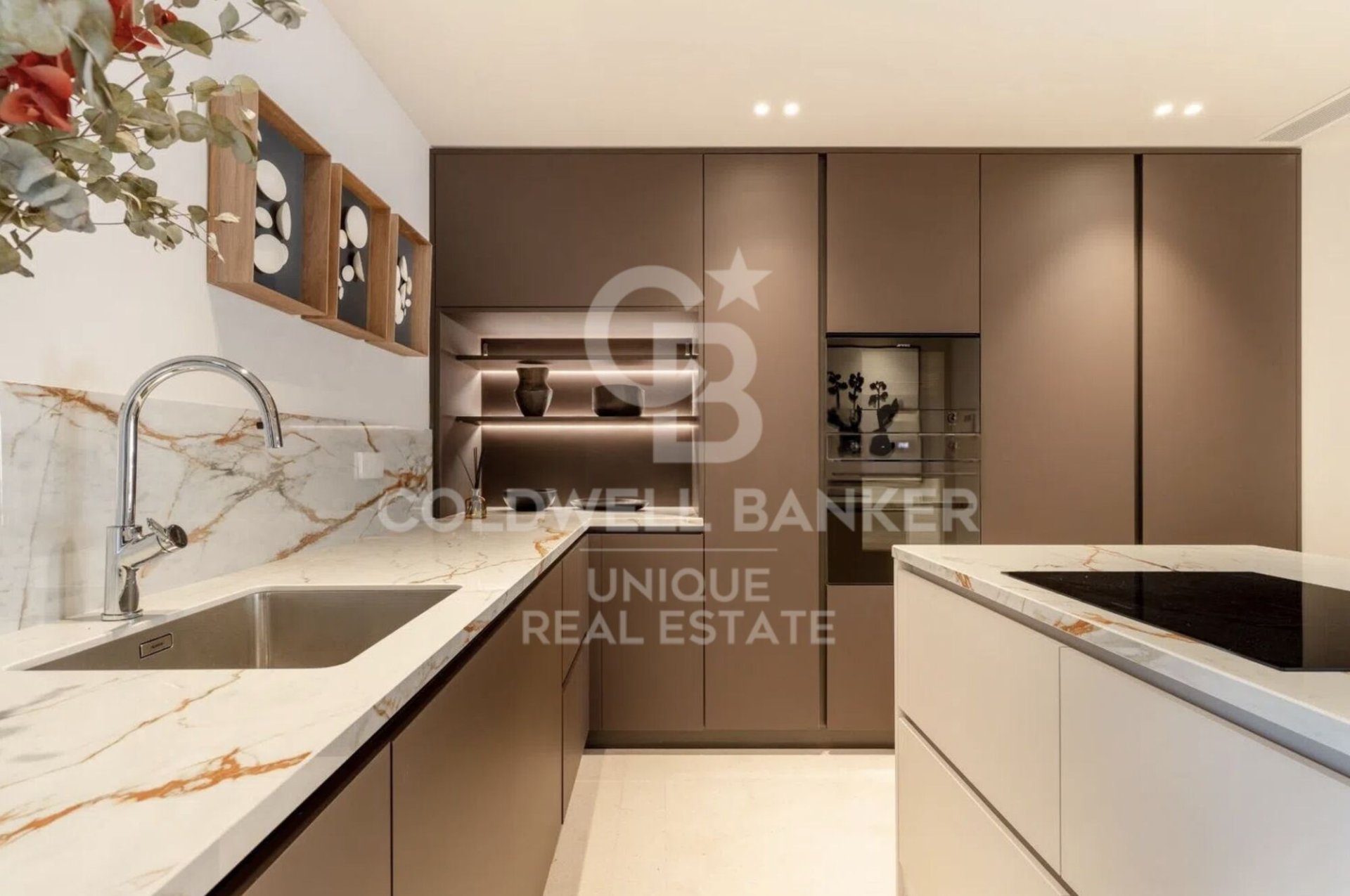 Appartamento a Madrid, Spagna 3 camere da letto, 239 mq. N° 179002