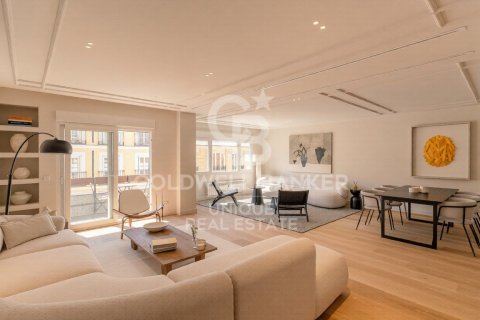Apartment à Madrid, Espagne 3 chambres, 239 m2 No. 179002