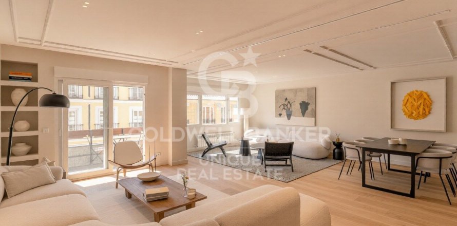 Apartment à Madrid, Espagne 3 chambres, 239 m2 No. 179002