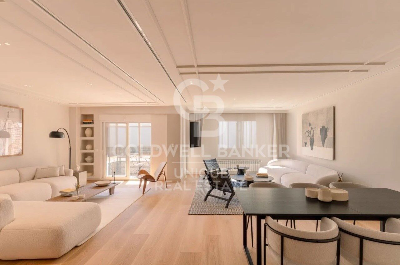 Appartamento a Madrid, Spagna 3 camere da letto, 239 mq. N° 179002