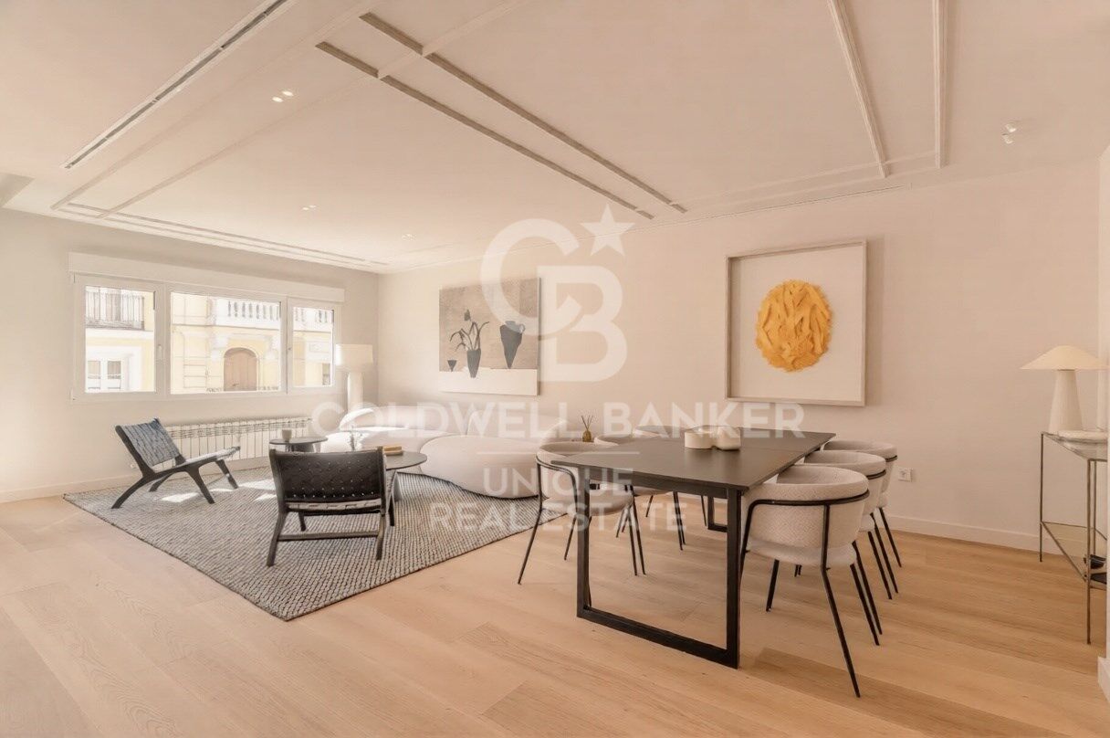 Appartamento a Madrid, Spagna 3 camere da letto, 239 mq. N° 179002